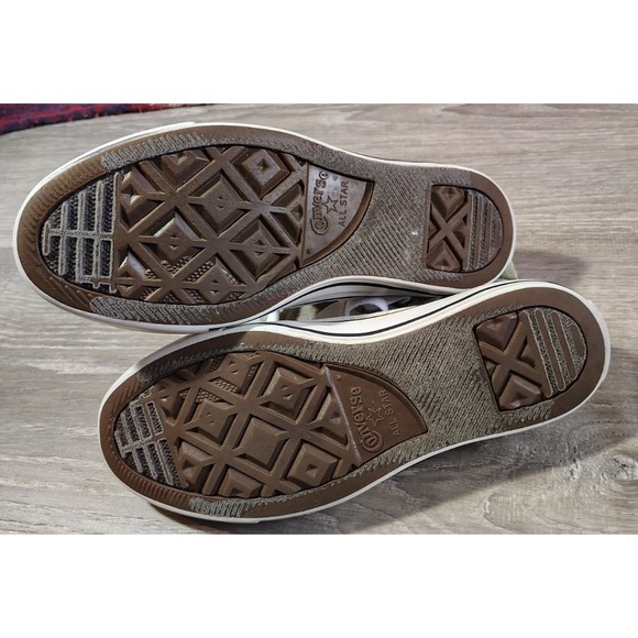 Converse Looney Tunes x Chuck Taylor All Star High Looney Characters Sz 6 Womens - Picture 8 of 15